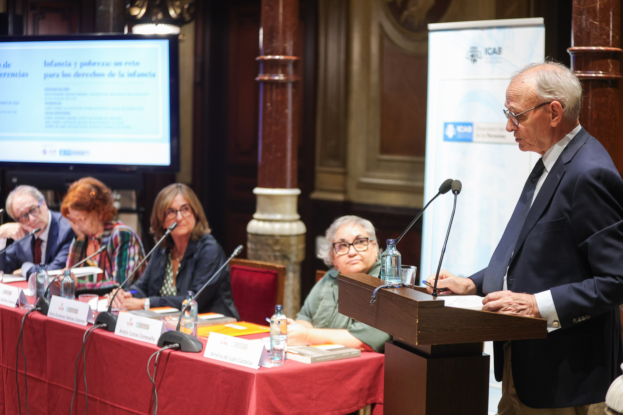 Antón Costas presenta el Informe del CES sobre <em>Derechos, calidad de vida y atención a la infancia</em> en la jornada organizada por ICAB sobre Infancia y pobreza